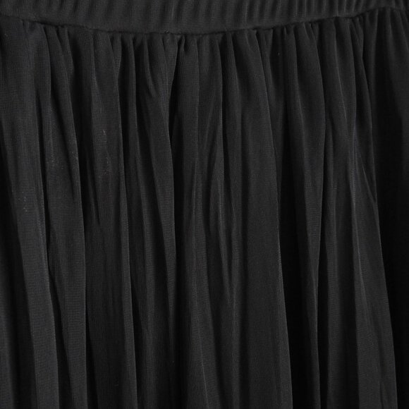 New Directions Black Knee Length Mesh Skirt - Large - Picture 5 of 5